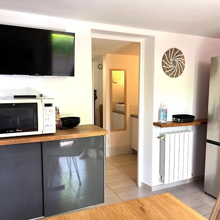 Appartement Deux Pieces Donnant Sur Un Jardin Antibes Exterior photo