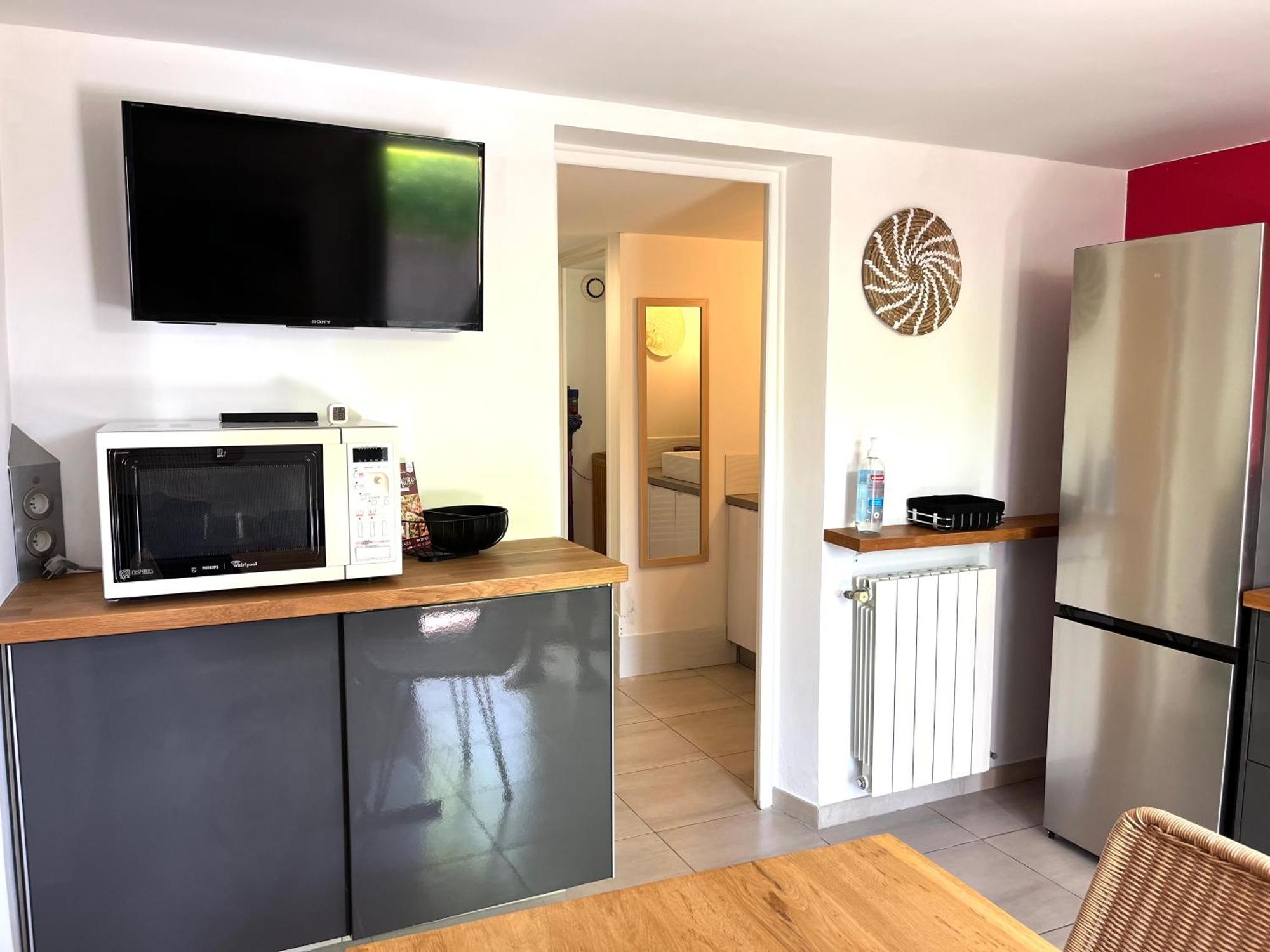 Appartement Deux Pieces Donnant Sur Un Jardin Antibes Exterior photo