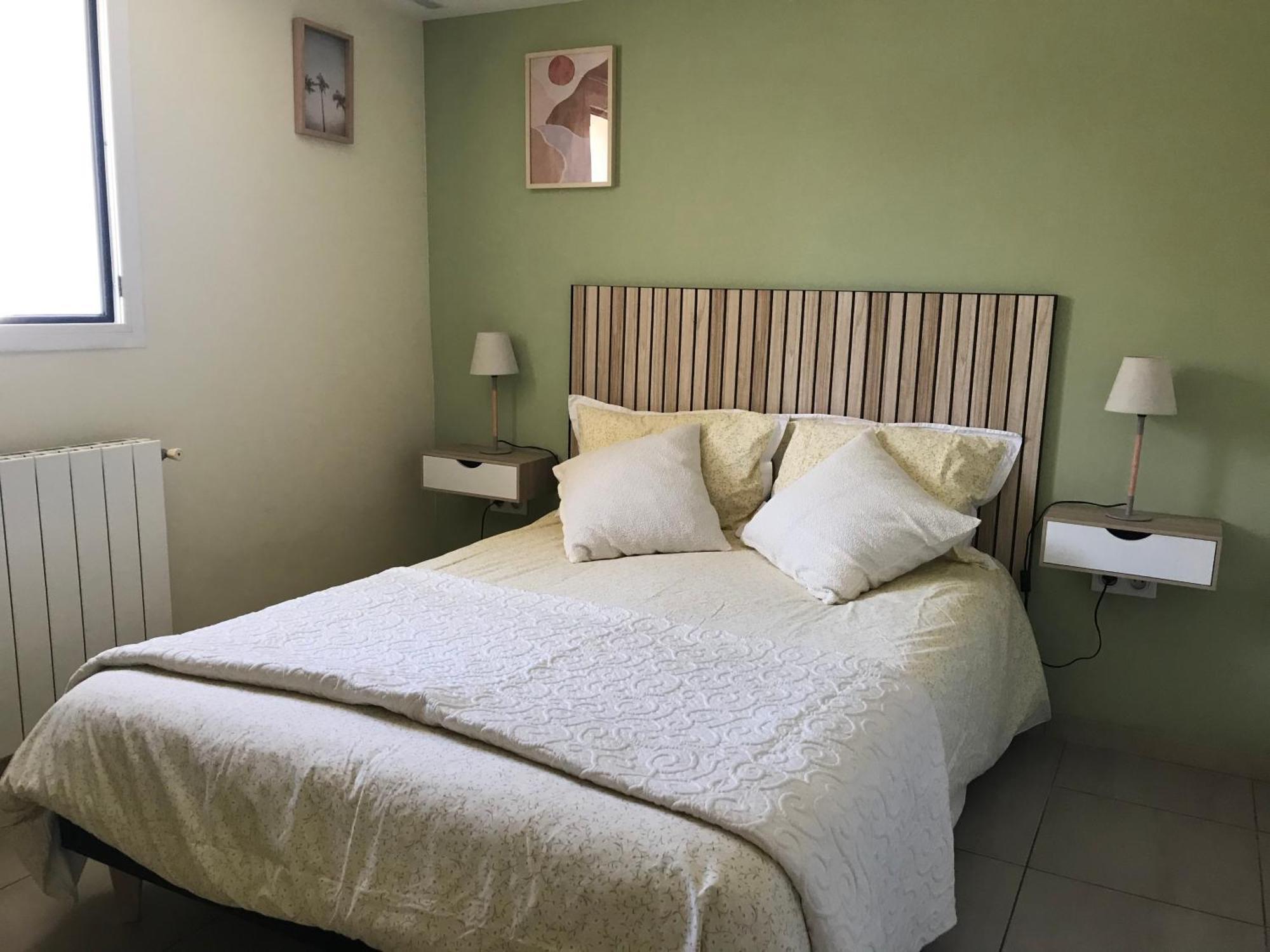 Appartement Deux Pieces Donnant Sur Un Jardin Antibes Exterior photo